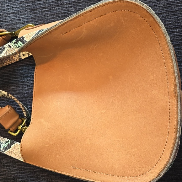 Madewell The Sydney Snake Leather Crossbody NWT - Picture 4 of 8
